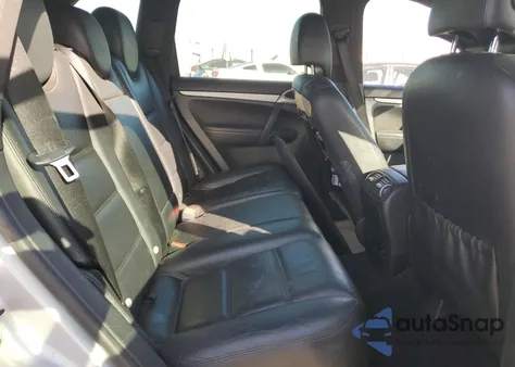 2010 Porsche Cayenne z USA, uszkodzony, nr VIN WP1AA2AP2ALA12271